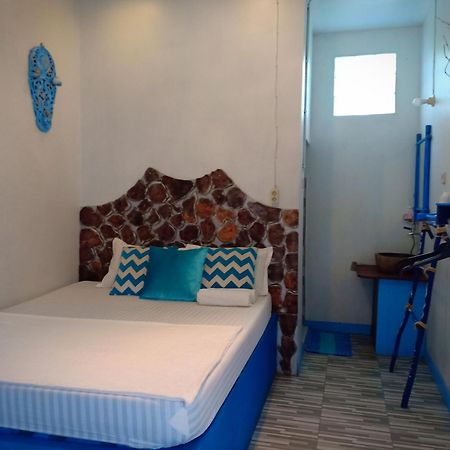 Blue Coral Homestay Karimunjawa Ngoại thất bức ảnh