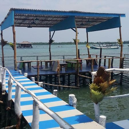 Blue Coral Homestay Karimunjawa Ngoại thất bức ảnh