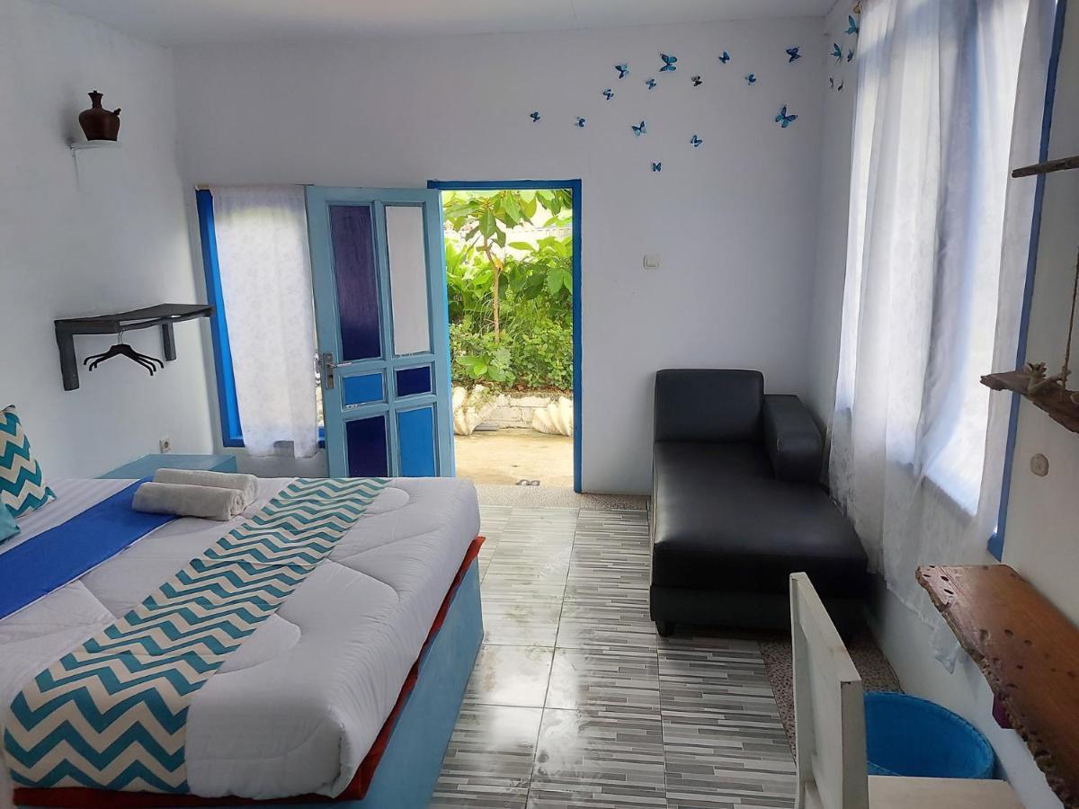 Blue Coral Homestay Karimunjawa Ngoại thất bức ảnh