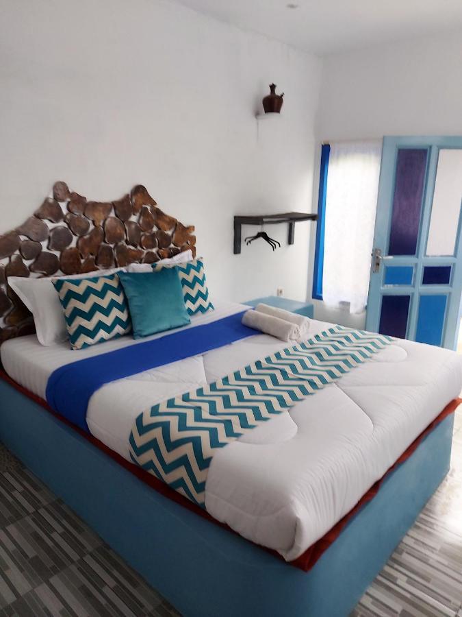 Blue Coral Homestay Karimunjawa Ngoại thất bức ảnh