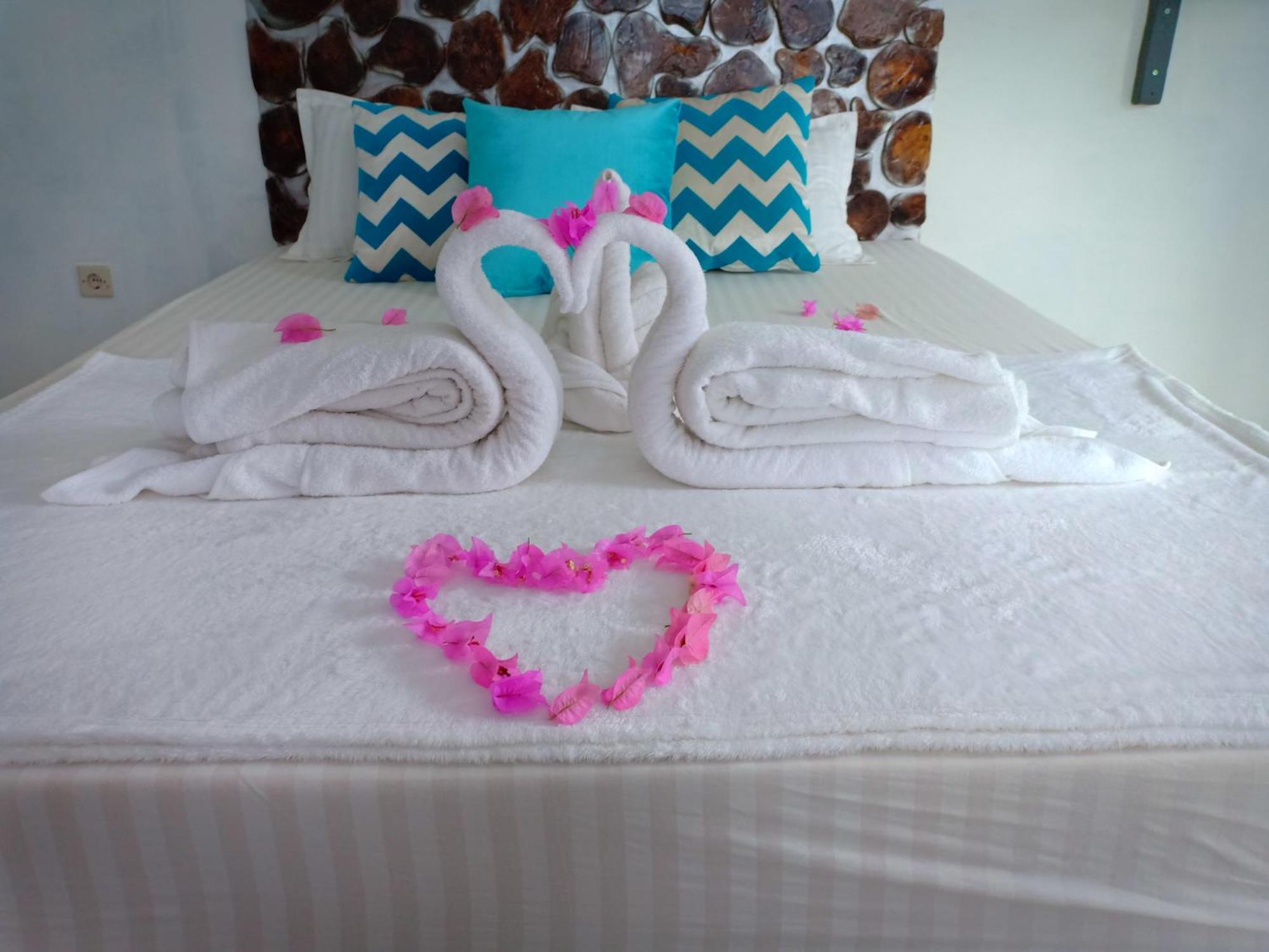Blue Coral Homestay Karimunjawa Ngoại thất bức ảnh
