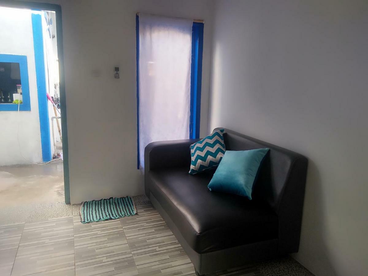 Blue Coral Homestay Karimunjawa Ngoại thất bức ảnh