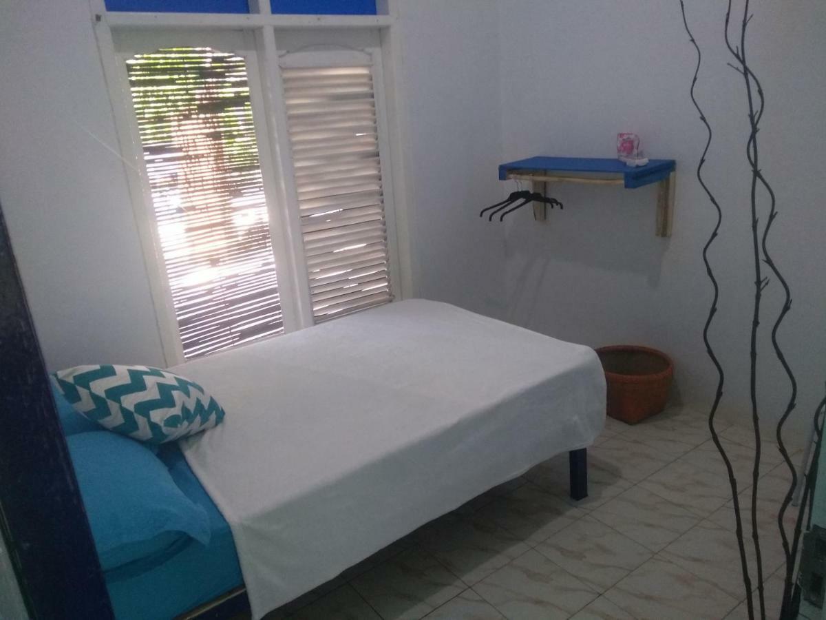 Blue Coral Homestay Karimunjawa Ngoại thất bức ảnh