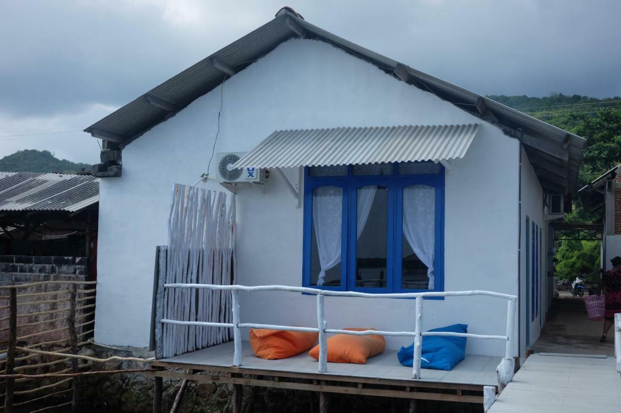 Blue Coral Homestay Karimunjawa Ngoại thất bức ảnh